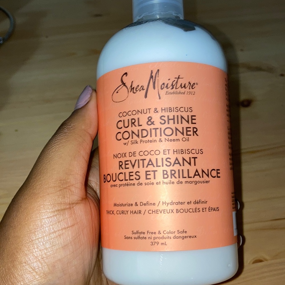 Curl and shine conditioner:Coconut & Hibiscus